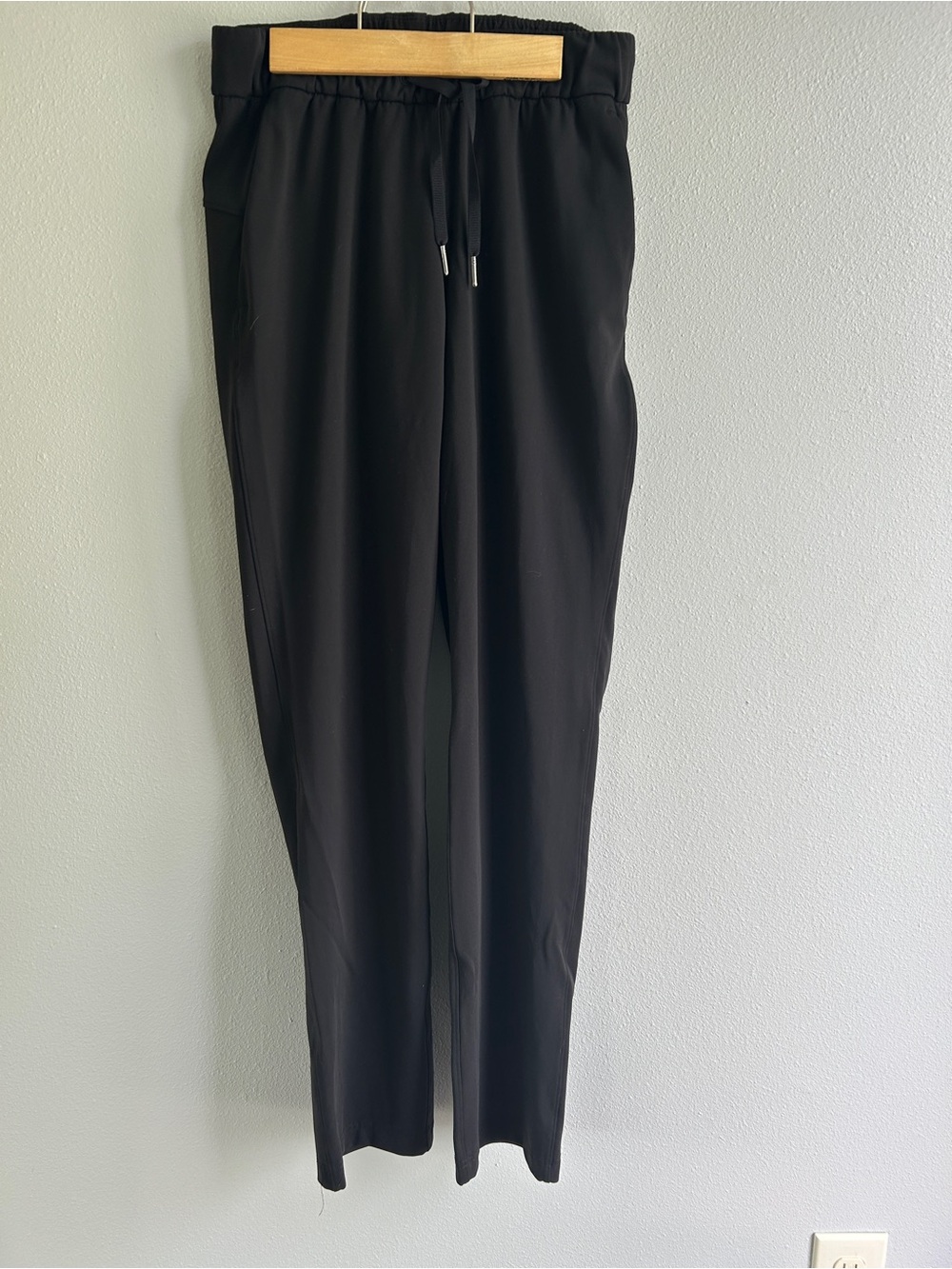 Lululemon Women's‎ Black Athletic Pants Size 4 Tall Drawstring Pull On